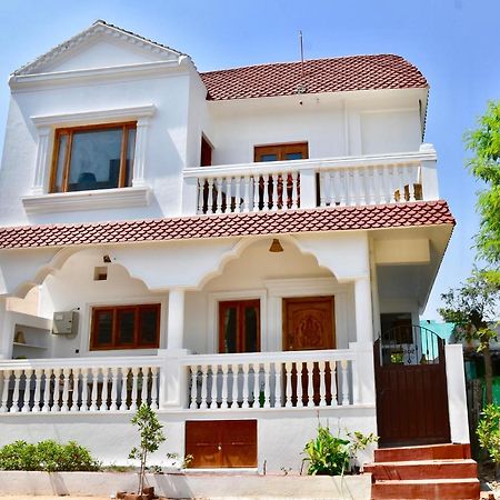Jasmin Villa Hampi Luaran gambar