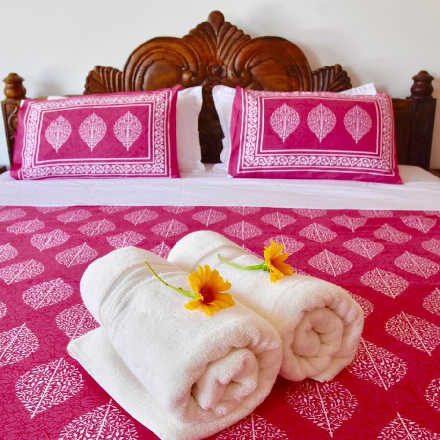 Jasmin Villa Hampi Luaran gambar