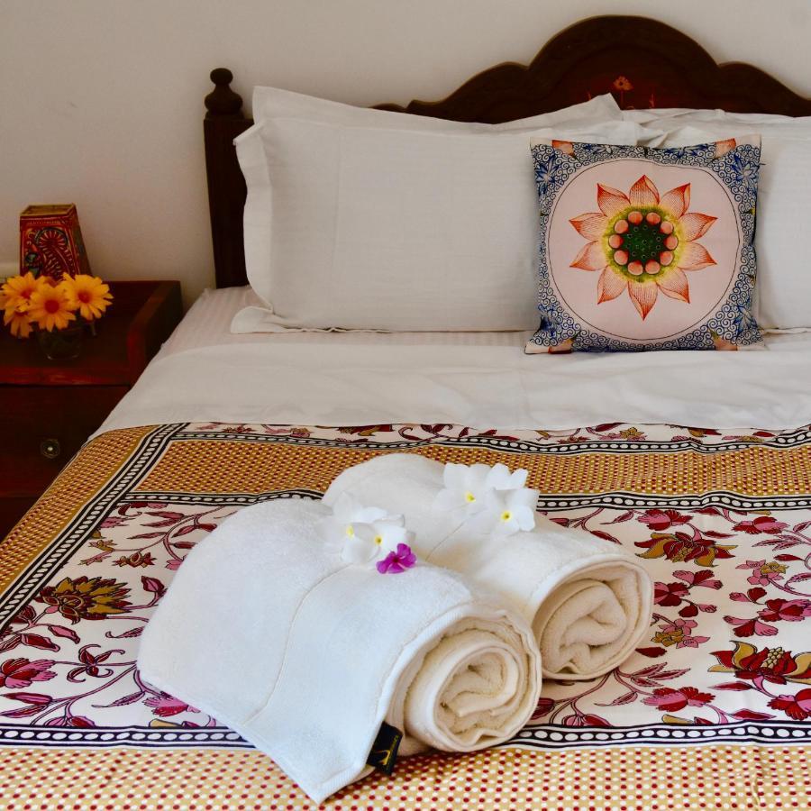 Jasmin Villa Hampi Luaran gambar