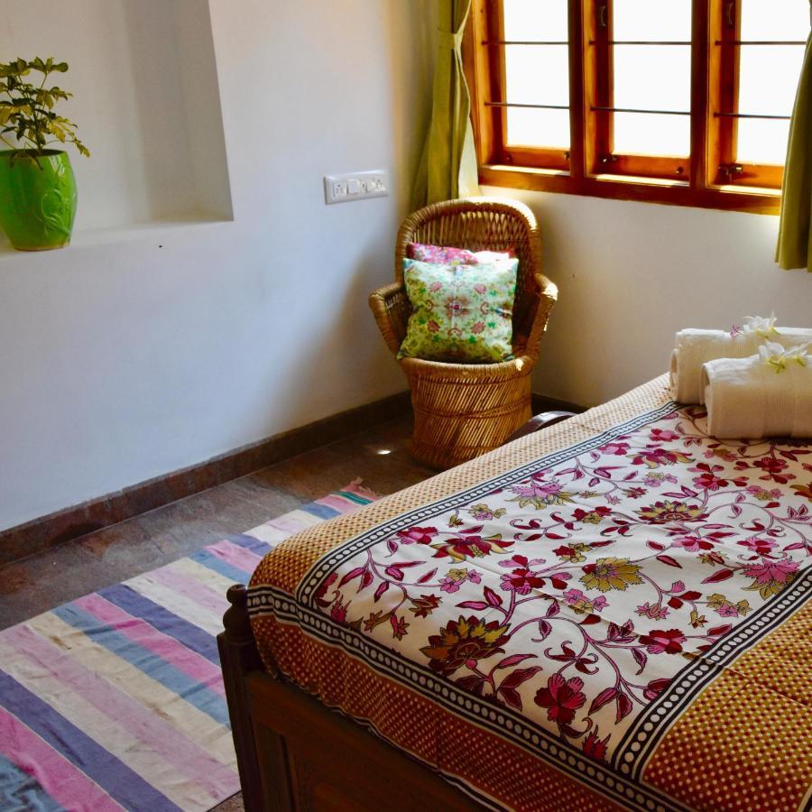 Jasmin Villa Hampi Luaran gambar