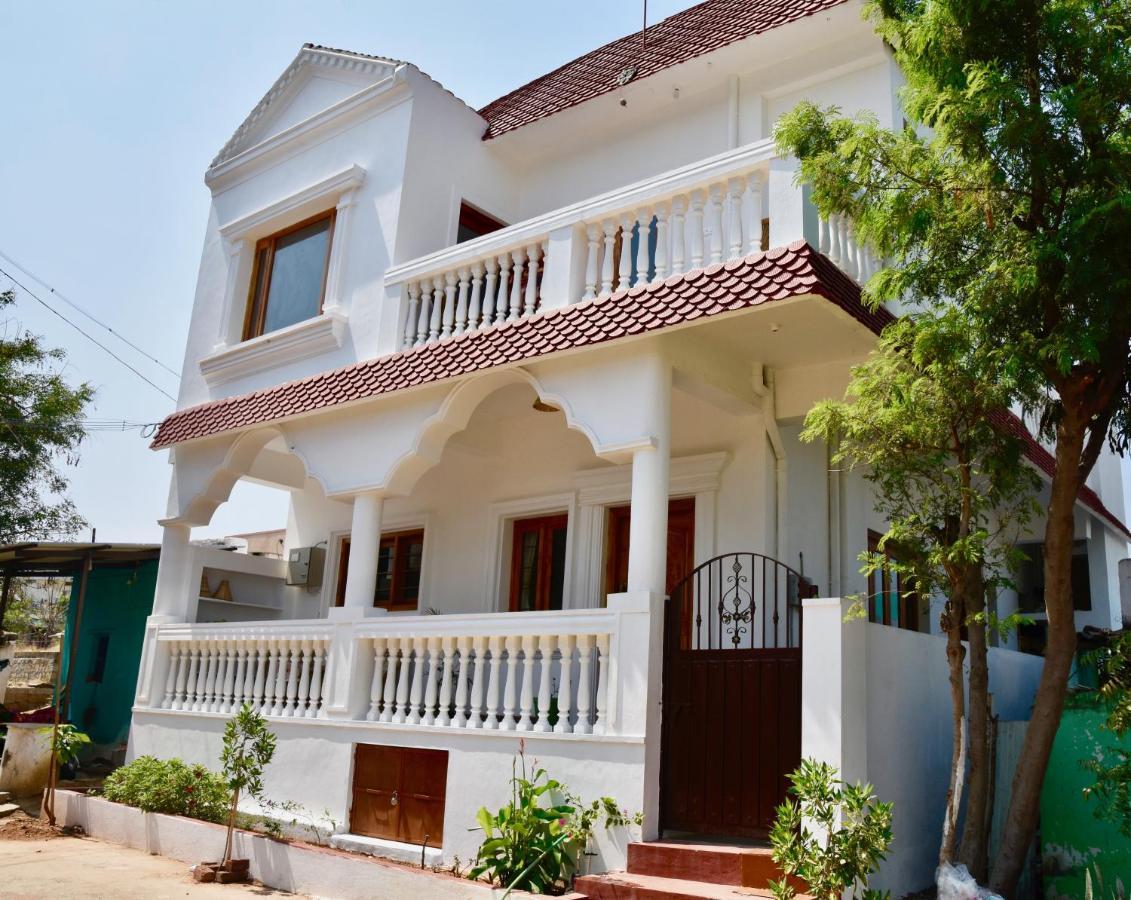 Jasmin Villa Hampi Luaran gambar