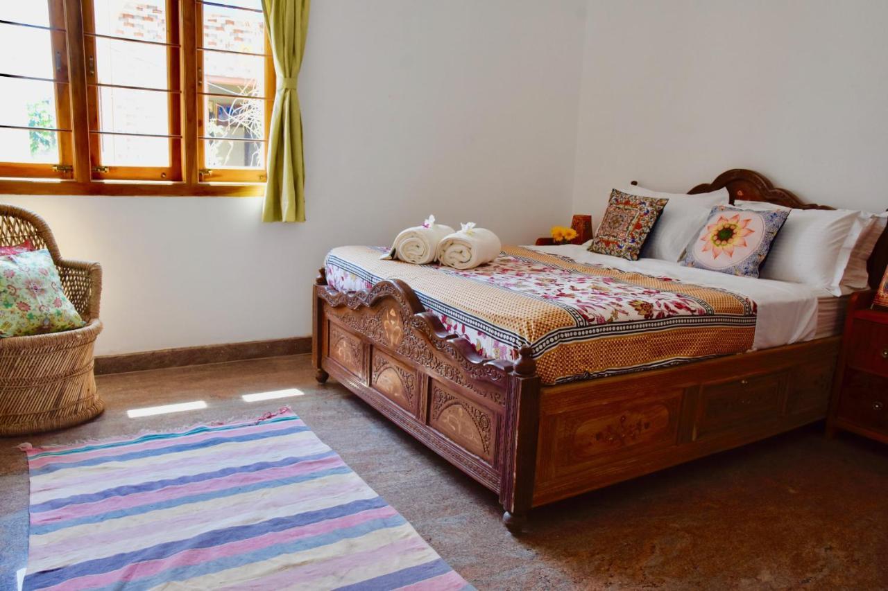 Jasmin Villa Hampi Luaran gambar