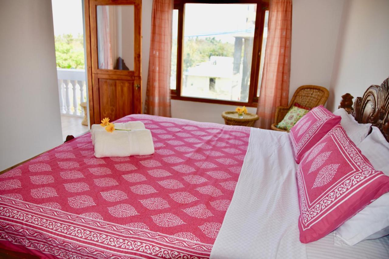 Jasmin Villa Hampi Luaran gambar